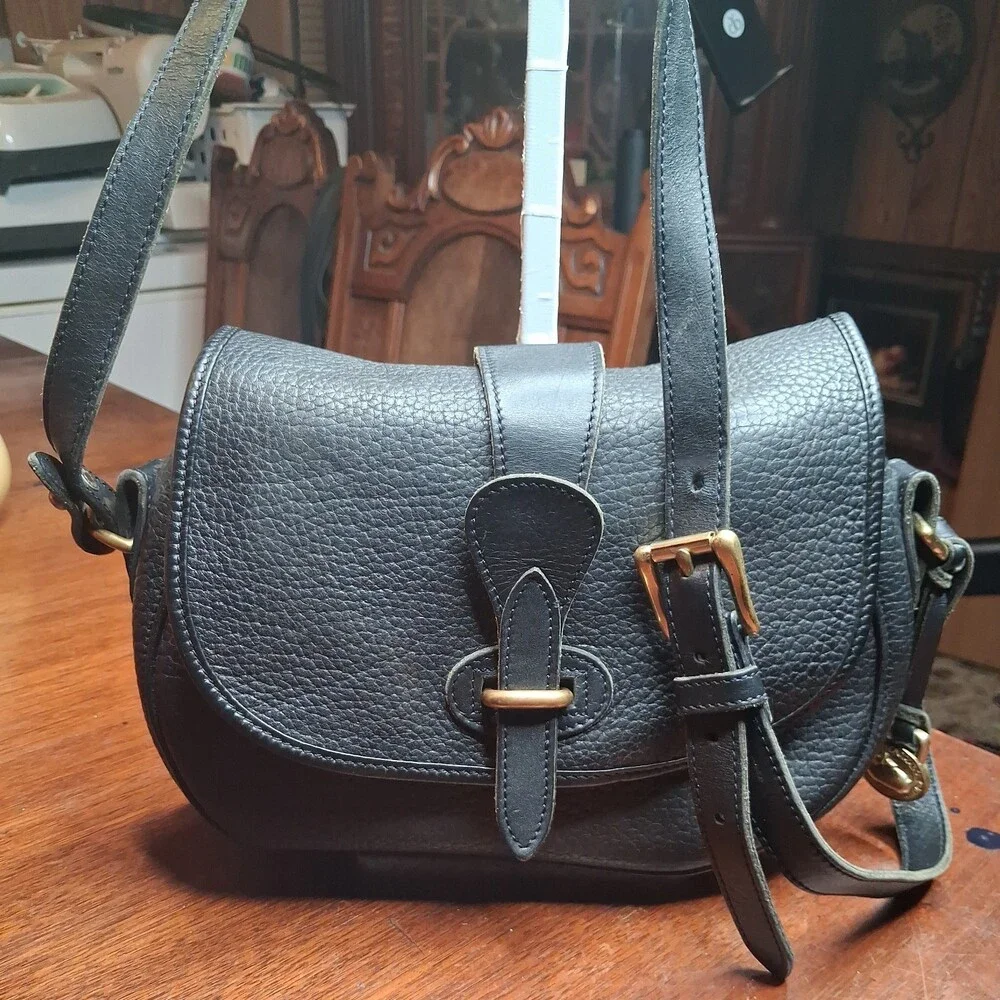 Vintage Dooney And Bourke Black Women’s Handbag AWL Crossbody Very Rare Find